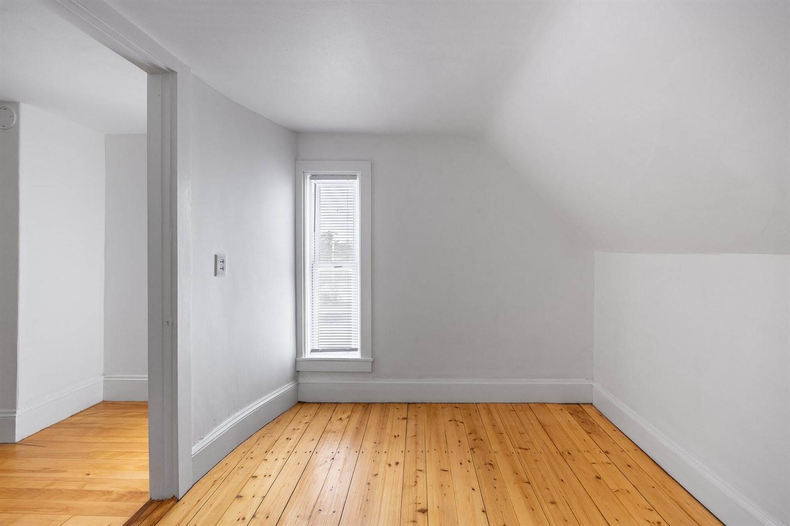 881 Western Avenue, Hampden, ME 04444