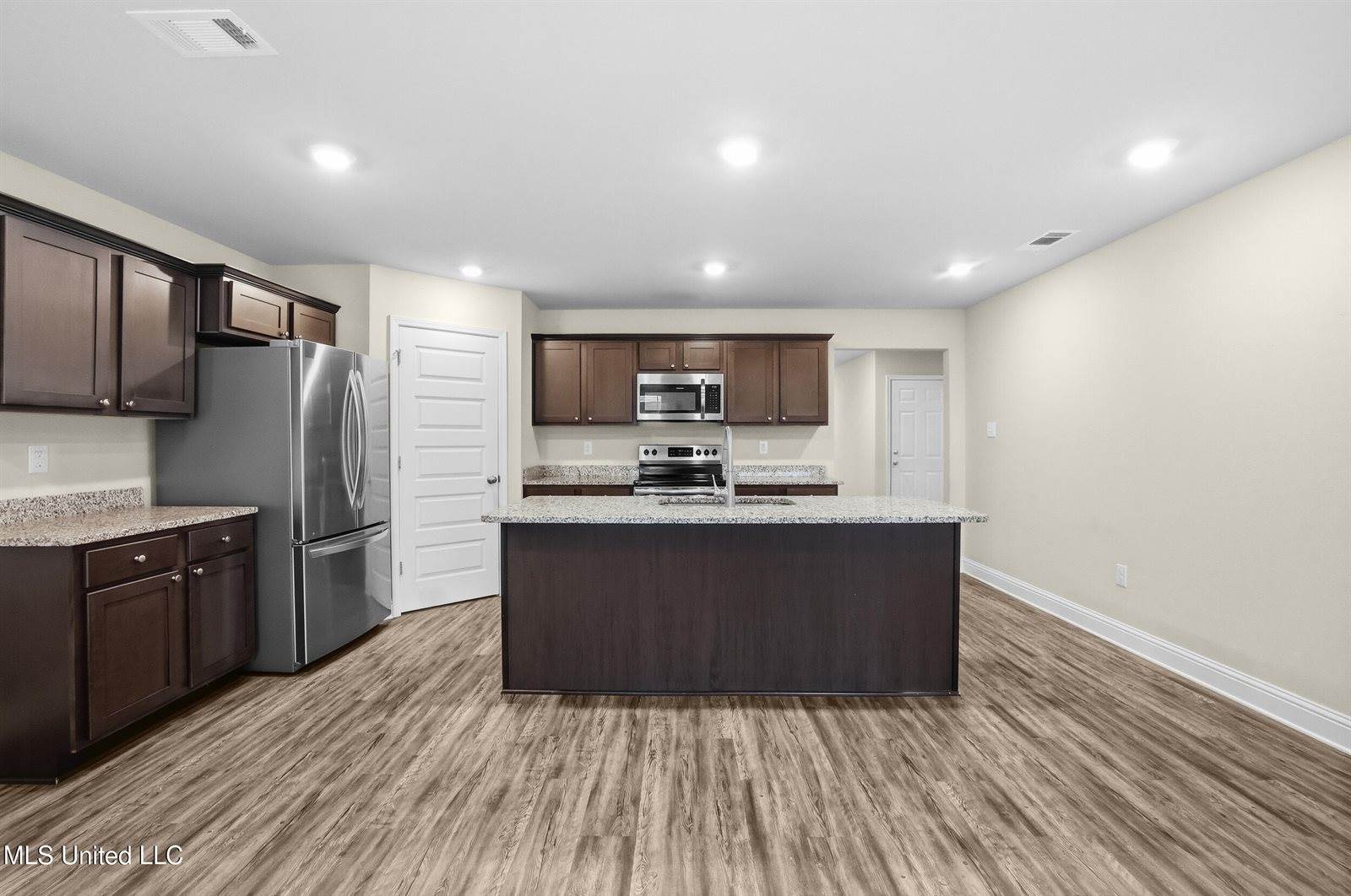 6456 Eastland Circle, Biloxi, MS 39532