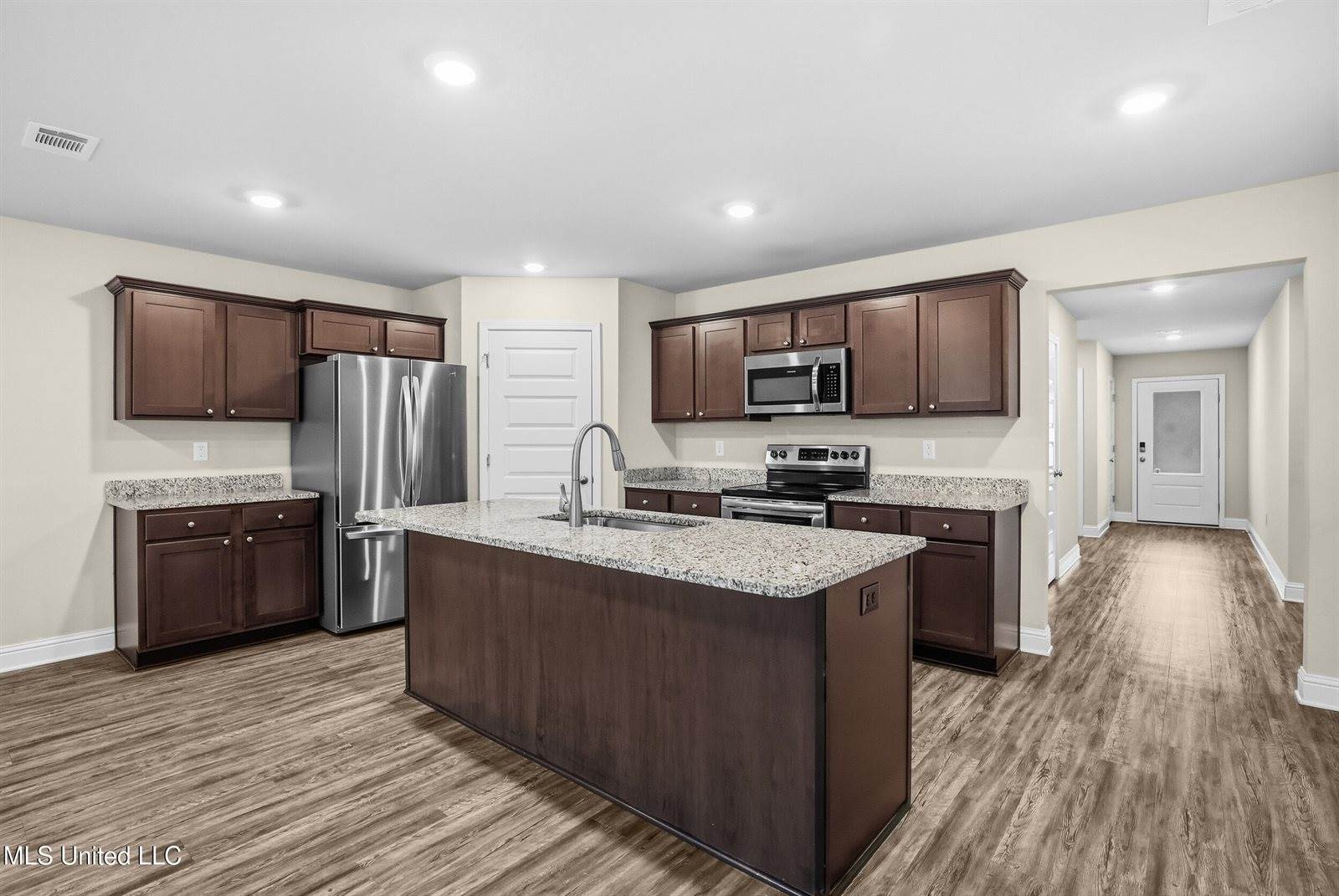 6456 Eastland Circle, Biloxi, MS 39532