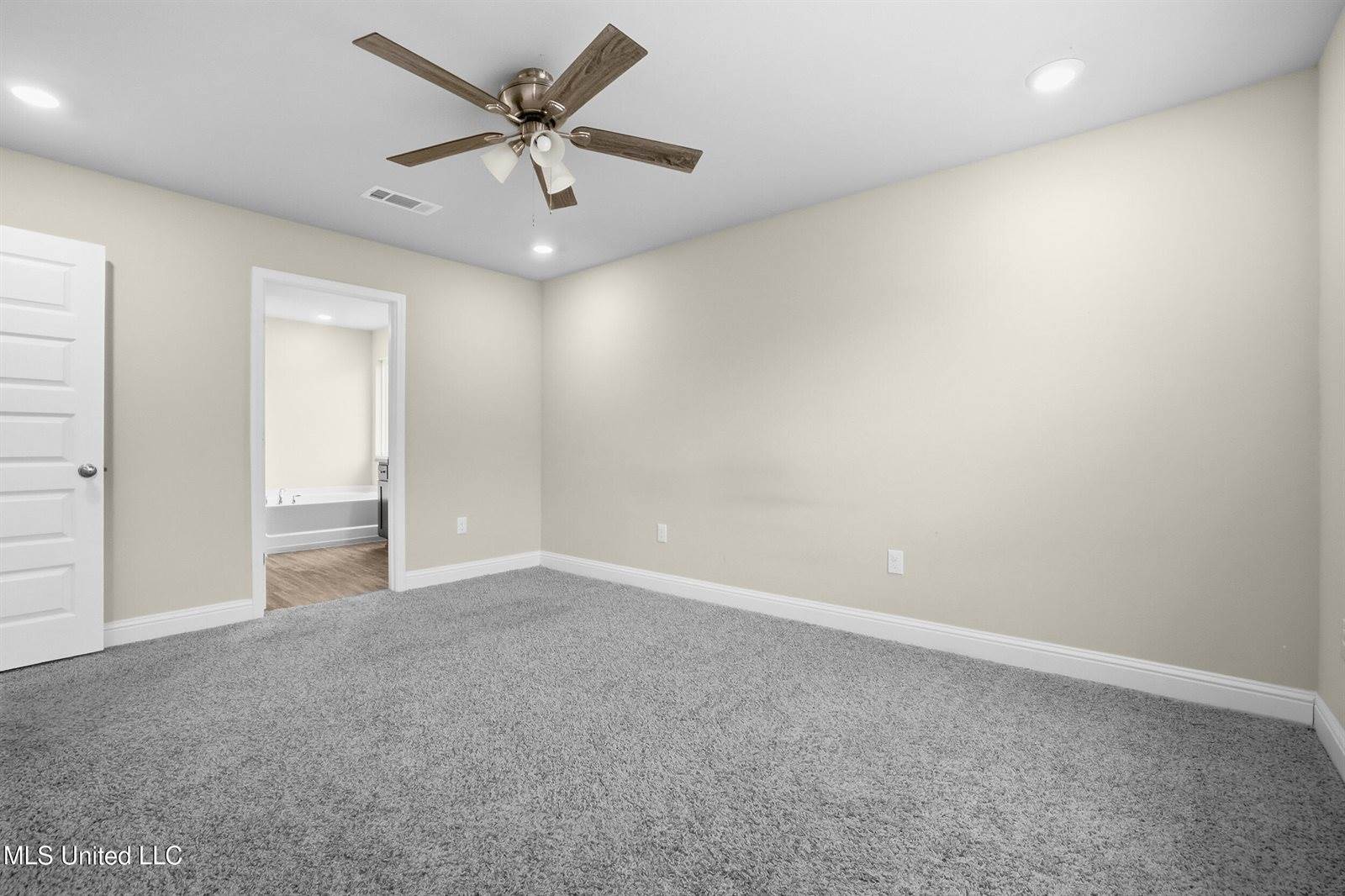 6456 Eastland Circle, Biloxi, MS 39532