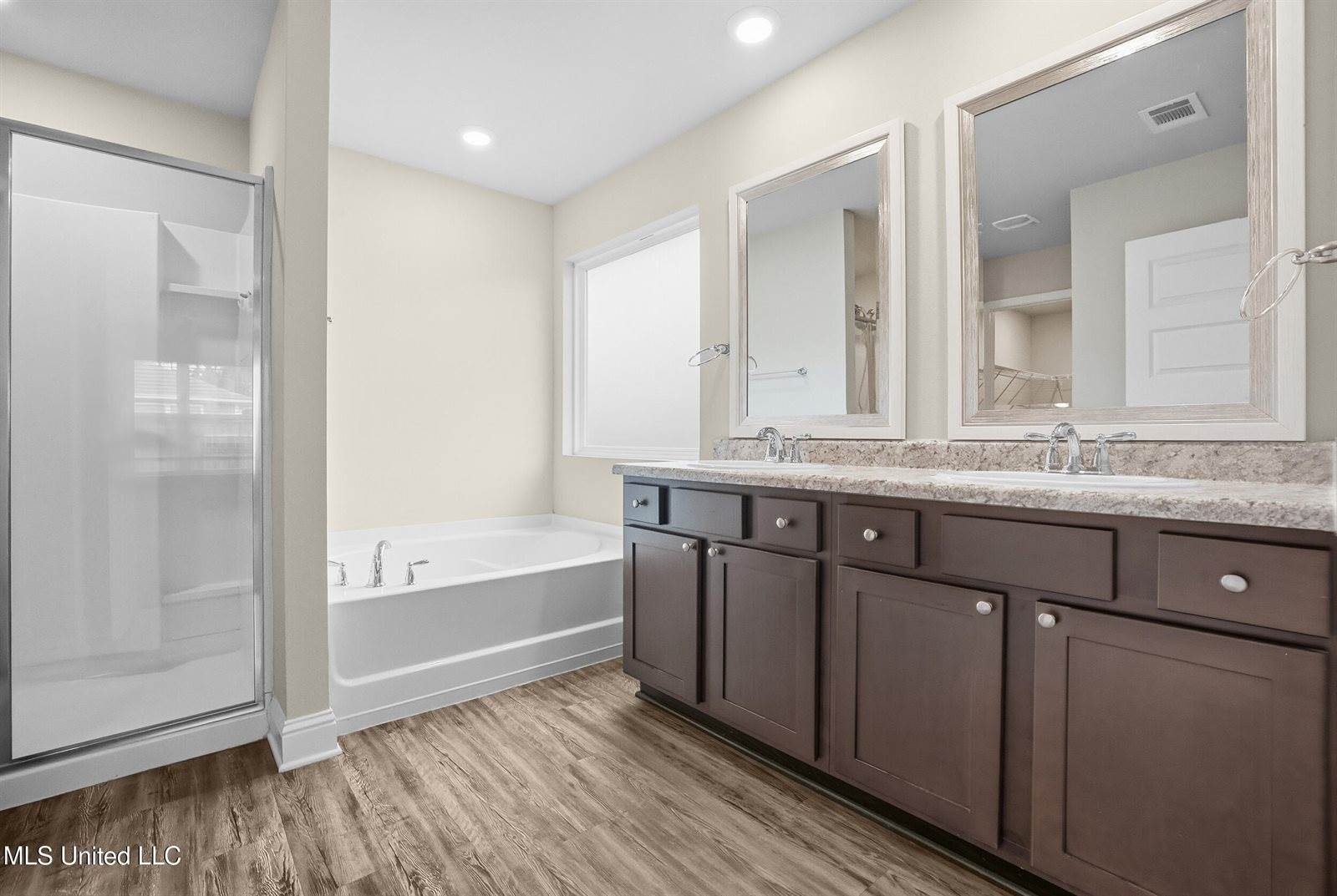 6456 Eastland Circle, Biloxi, MS 39532