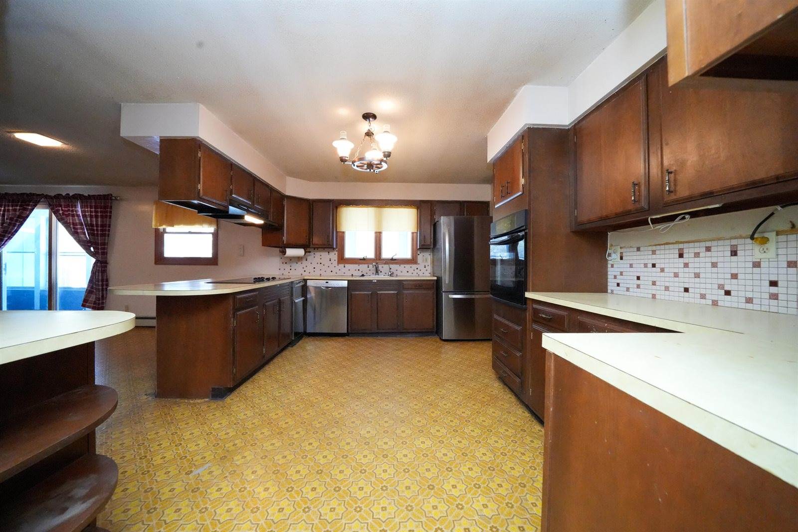 1261 Chase Road, Veazie, ME 04401