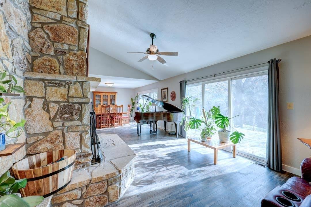 30117 Shady Oak Dr, Arkansas City, KS 67005