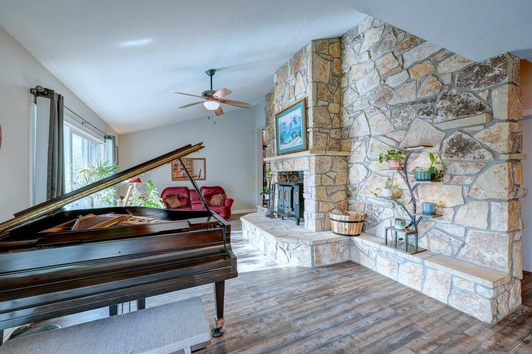 30117 Shady Oak Dr, Arkansas City, KS 67005