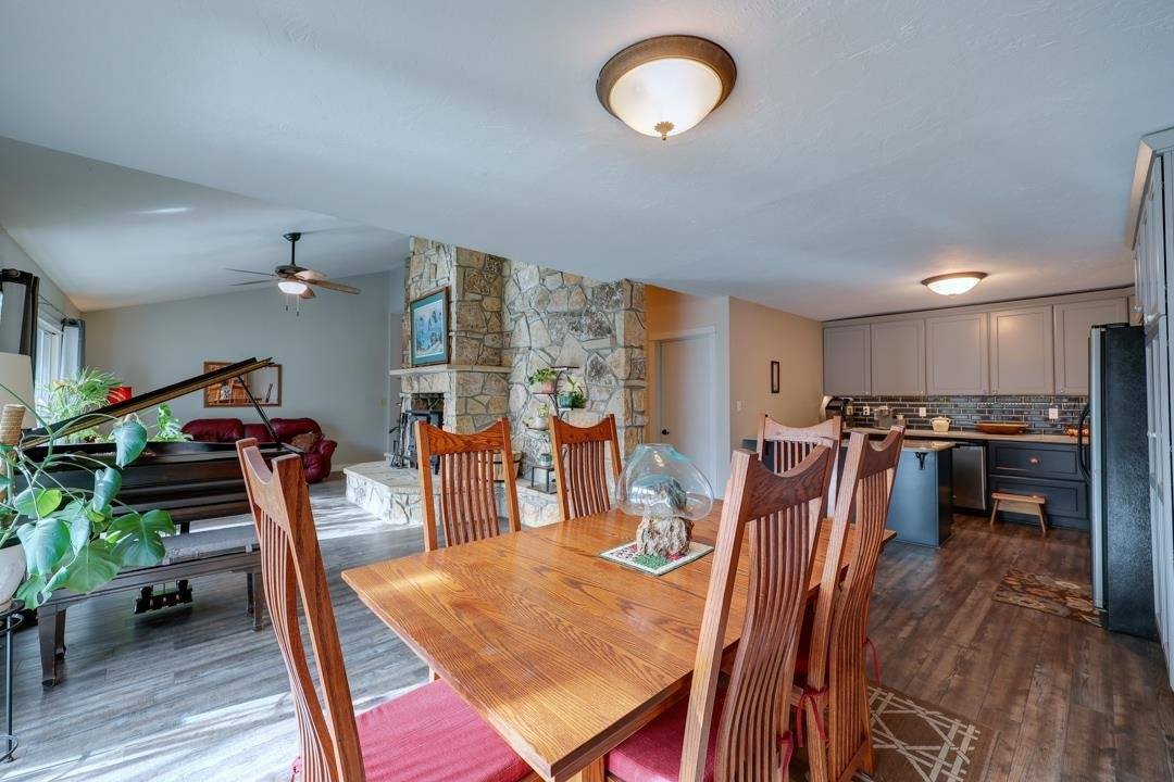 30117 Shady Oak Dr, Arkansas City, KS 67005