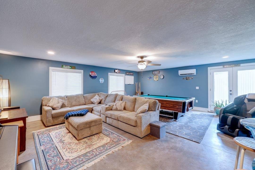 30117 Shady Oak Dr, Arkansas City, KS 67005