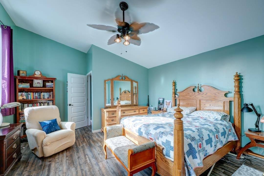 30117 Shady Oak Dr, Arkansas City, KS 67005