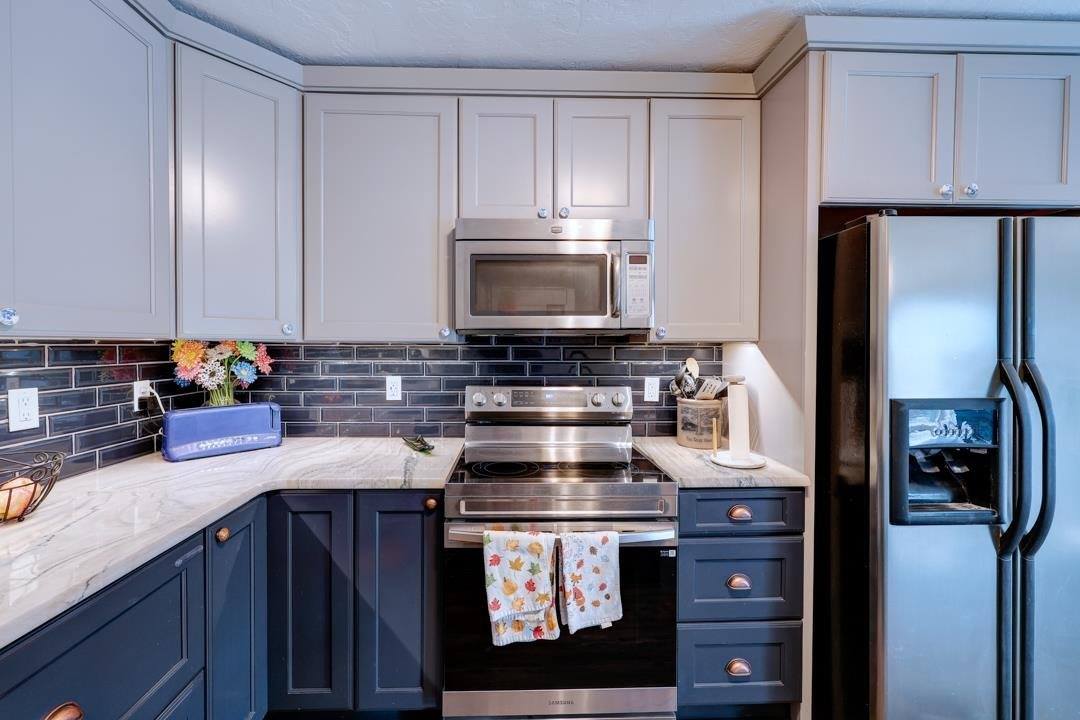 30117 Shady Oak Dr, Arkansas City, KS 67005