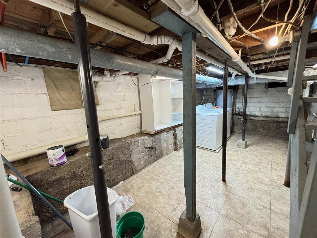 2104 Grand Ave, Muscatine, IA 52761