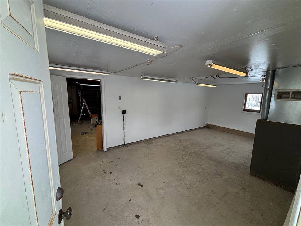 2104 Grand Ave, Muscatine, IA 52761