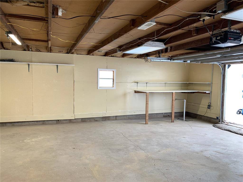 2104 Grand Ave, Muscatine, IA 52761