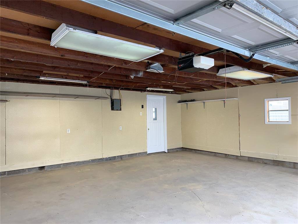 2104 Grand Ave, Muscatine, IA 52761