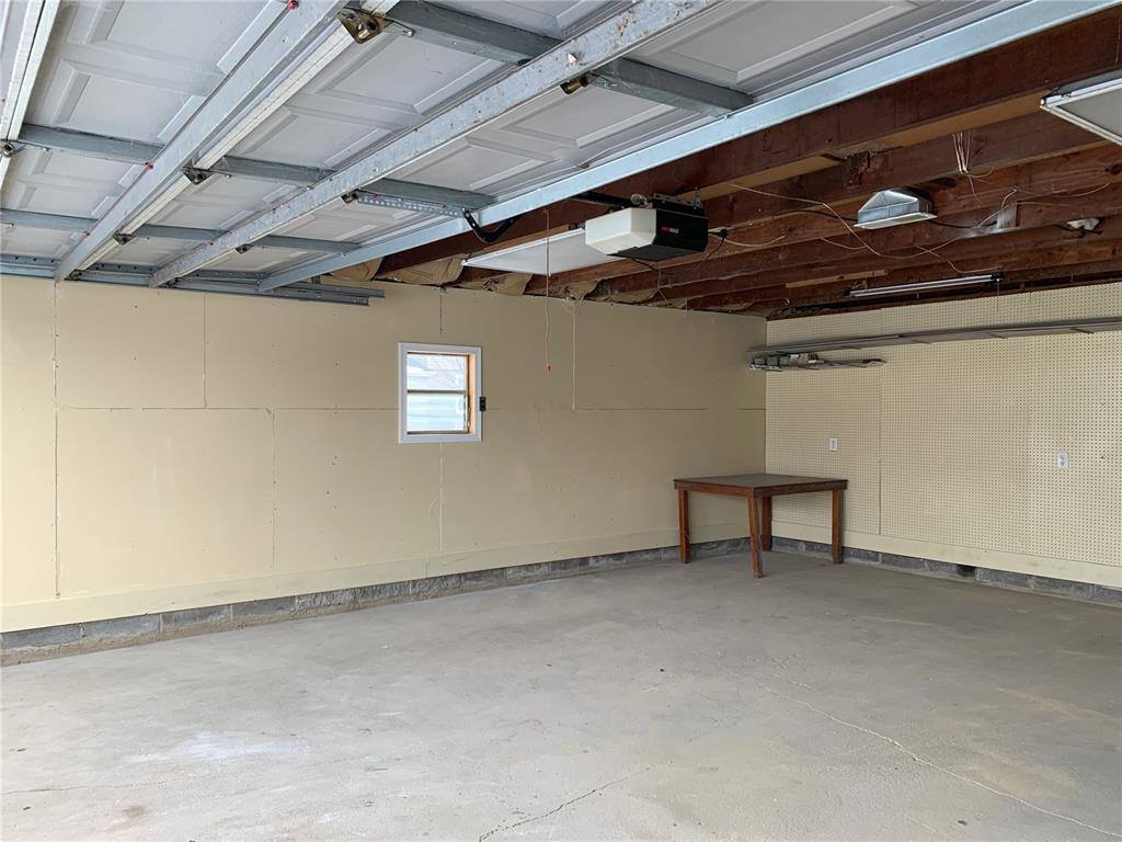 2104 Grand Ave, Muscatine, IA 52761