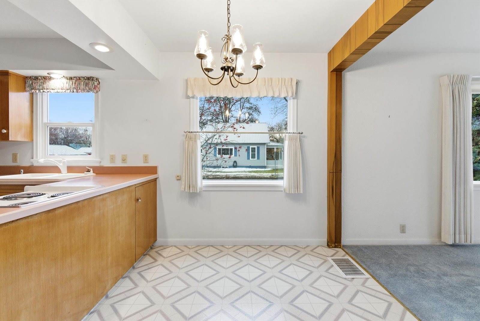 1045 2nd Avenue West, Kalispell, MT 59901