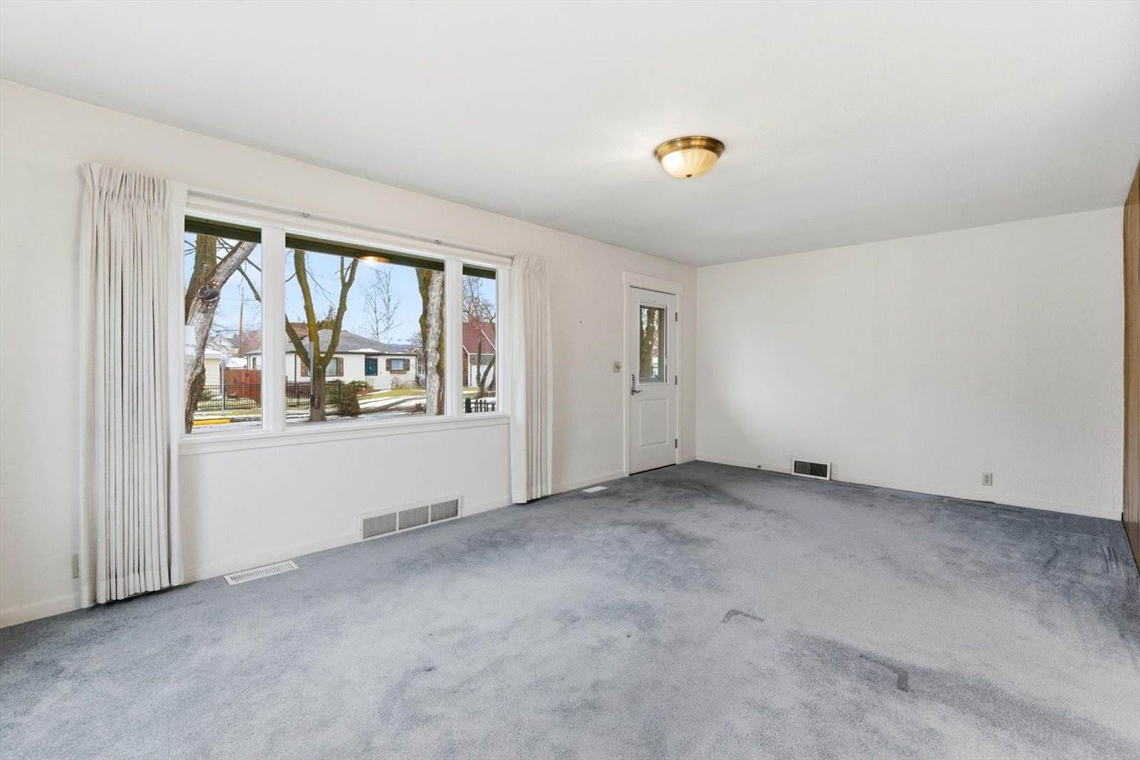 1045 2nd Avenue West, Kalispell, MT 59901