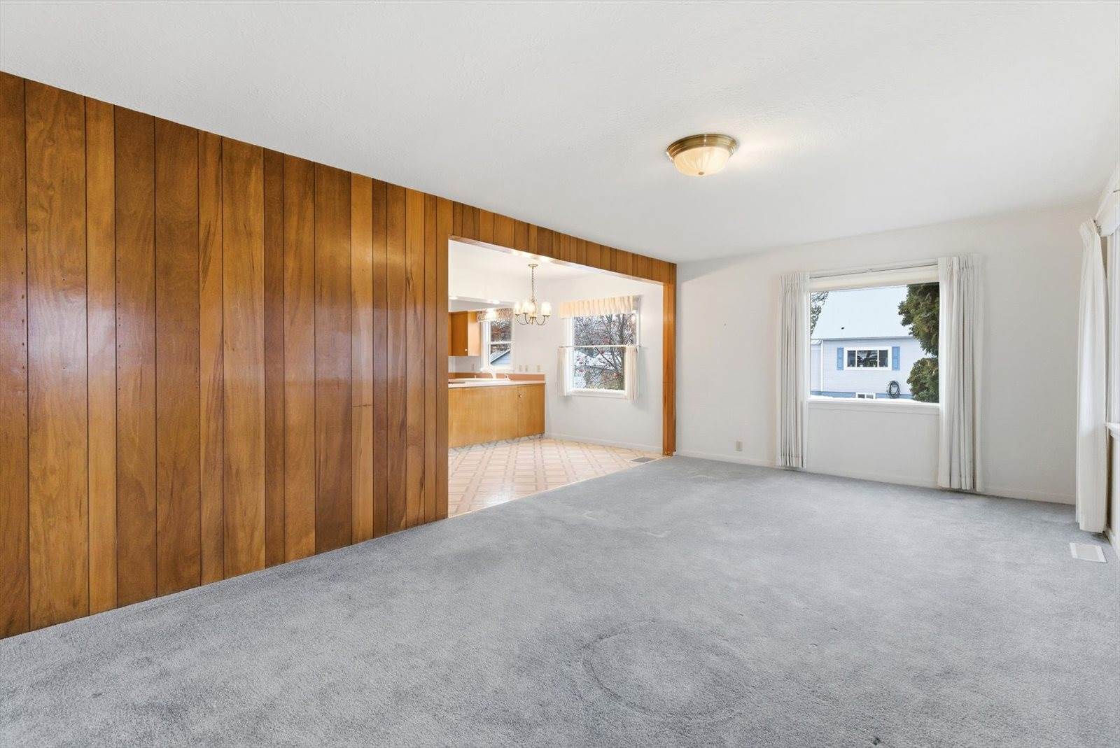 1045 2nd Avenue West, Kalispell, MT 59901