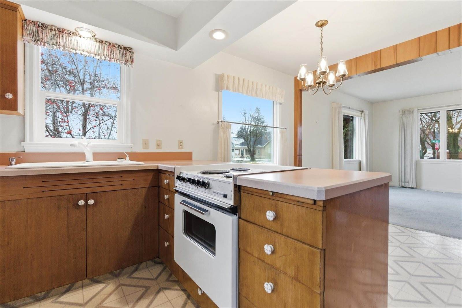 1045 2nd Avenue West, Kalispell, MT 59901