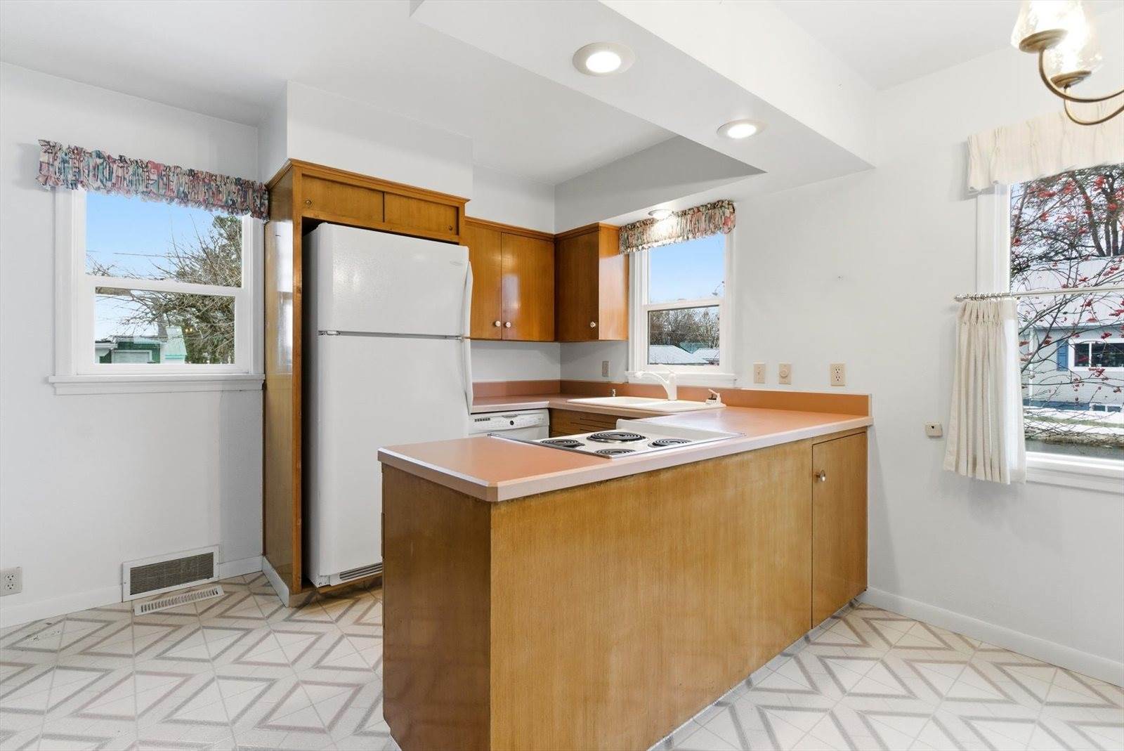 1045 2nd Avenue West, Kalispell, MT 59901