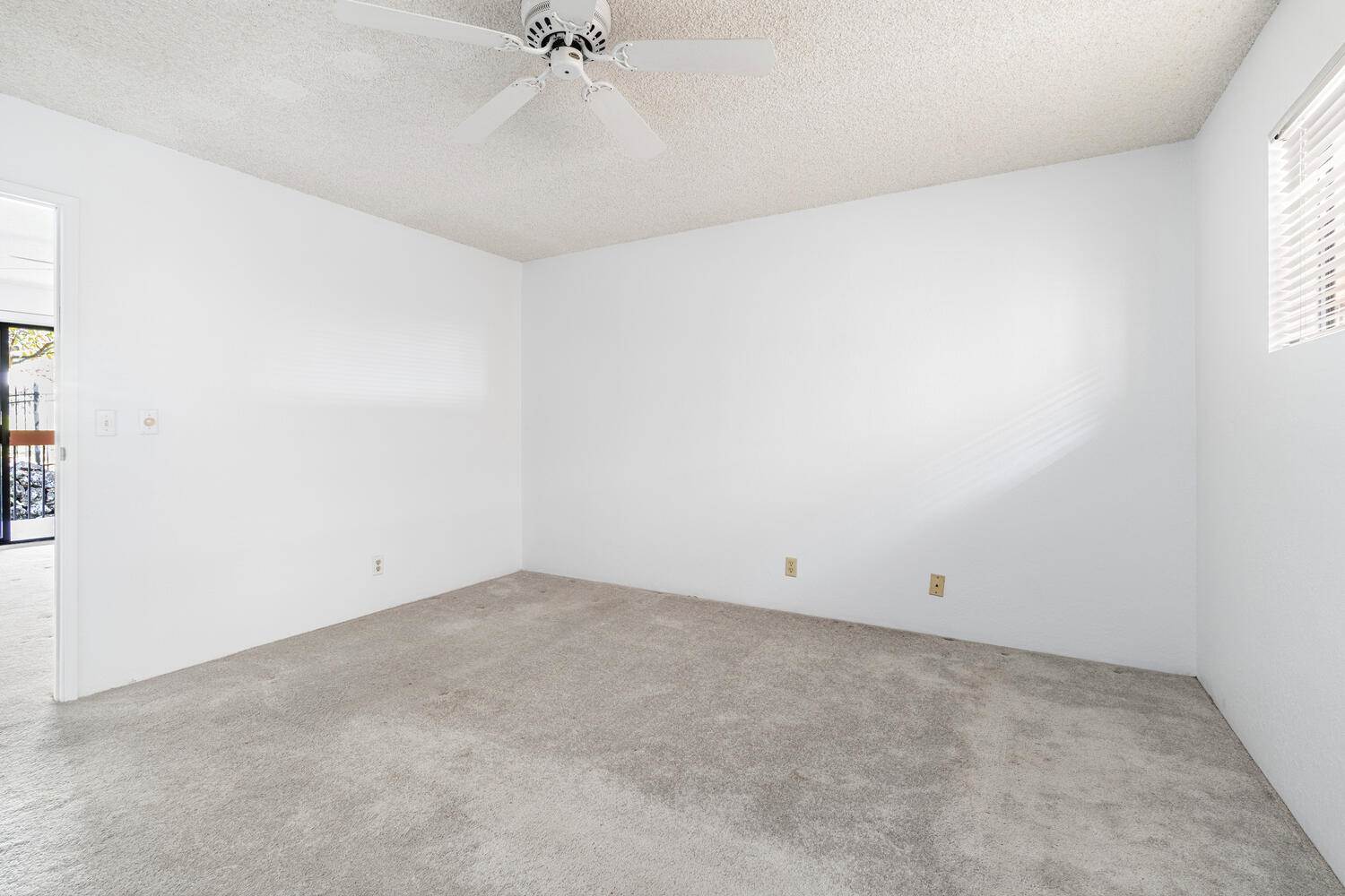 75-5863 Kuakini Highway, Kailua-Kona, HI 96740