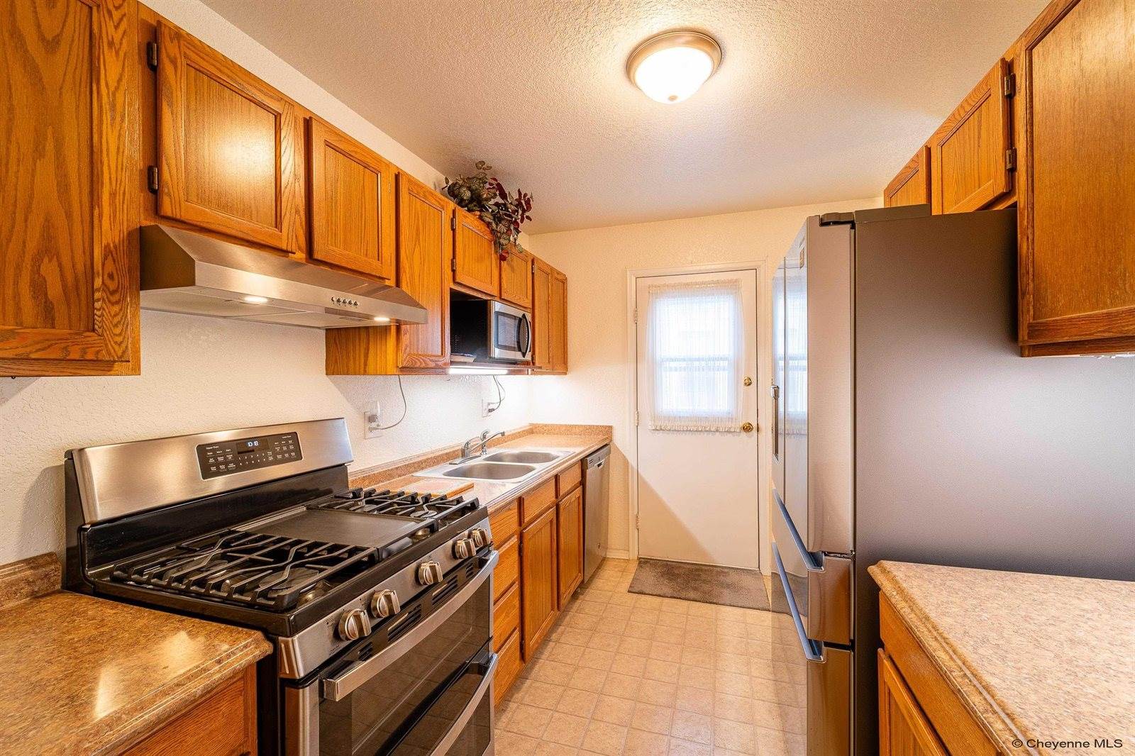 1330 Cleveland Ave, Cheyenne, WY 82001