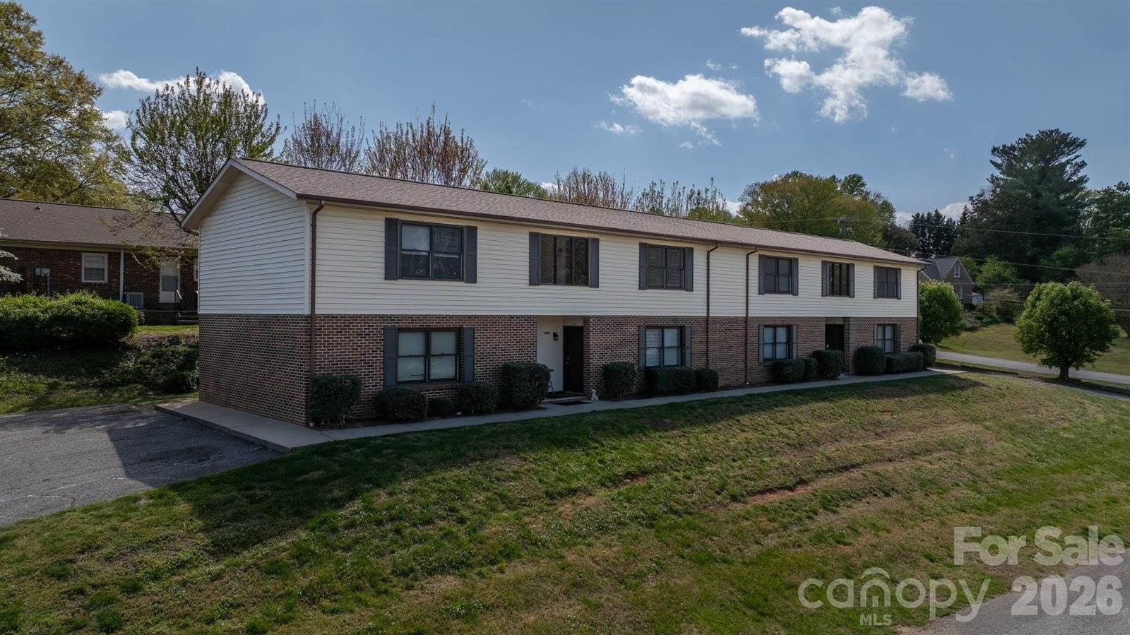 525 12th Street SW, #26, Hickory, NC 28602