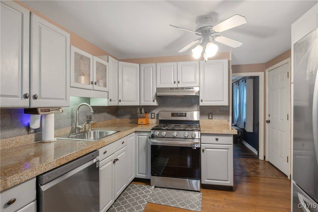 329 Belmore Drive, Clay, NY 13212