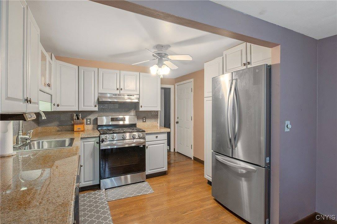 329 Belmore Drive, Clay, NY 13212