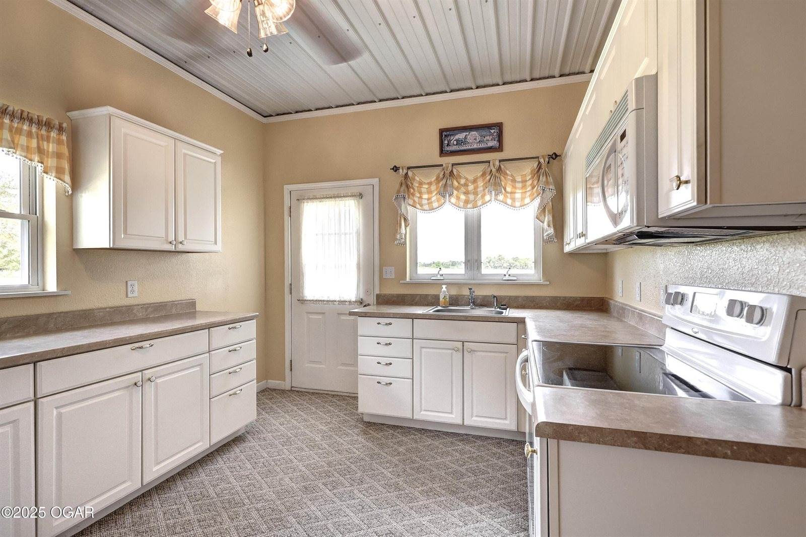 929 East US Highway 160, Lamar, MO 64759