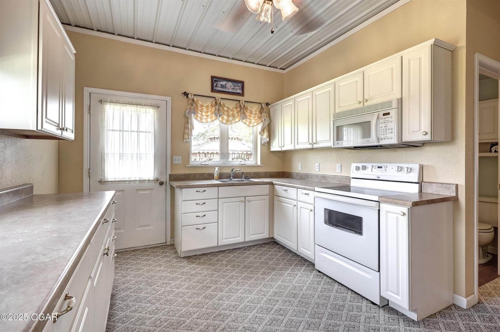 929 East US Highway 160, Lamar, MO 64759