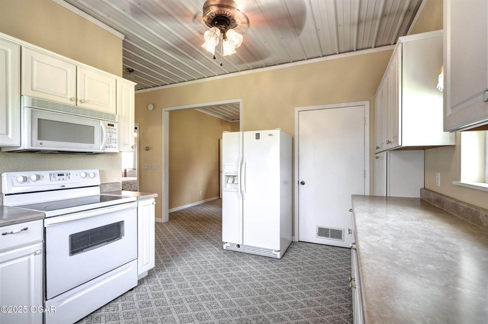 929 East US Highway 160, Lamar, MO 64759