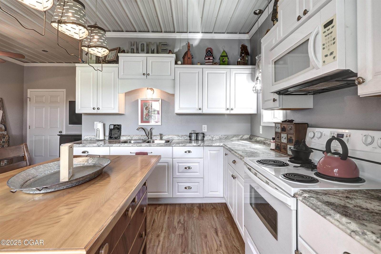 929 East US Highway 160, Lamar, MO 64759