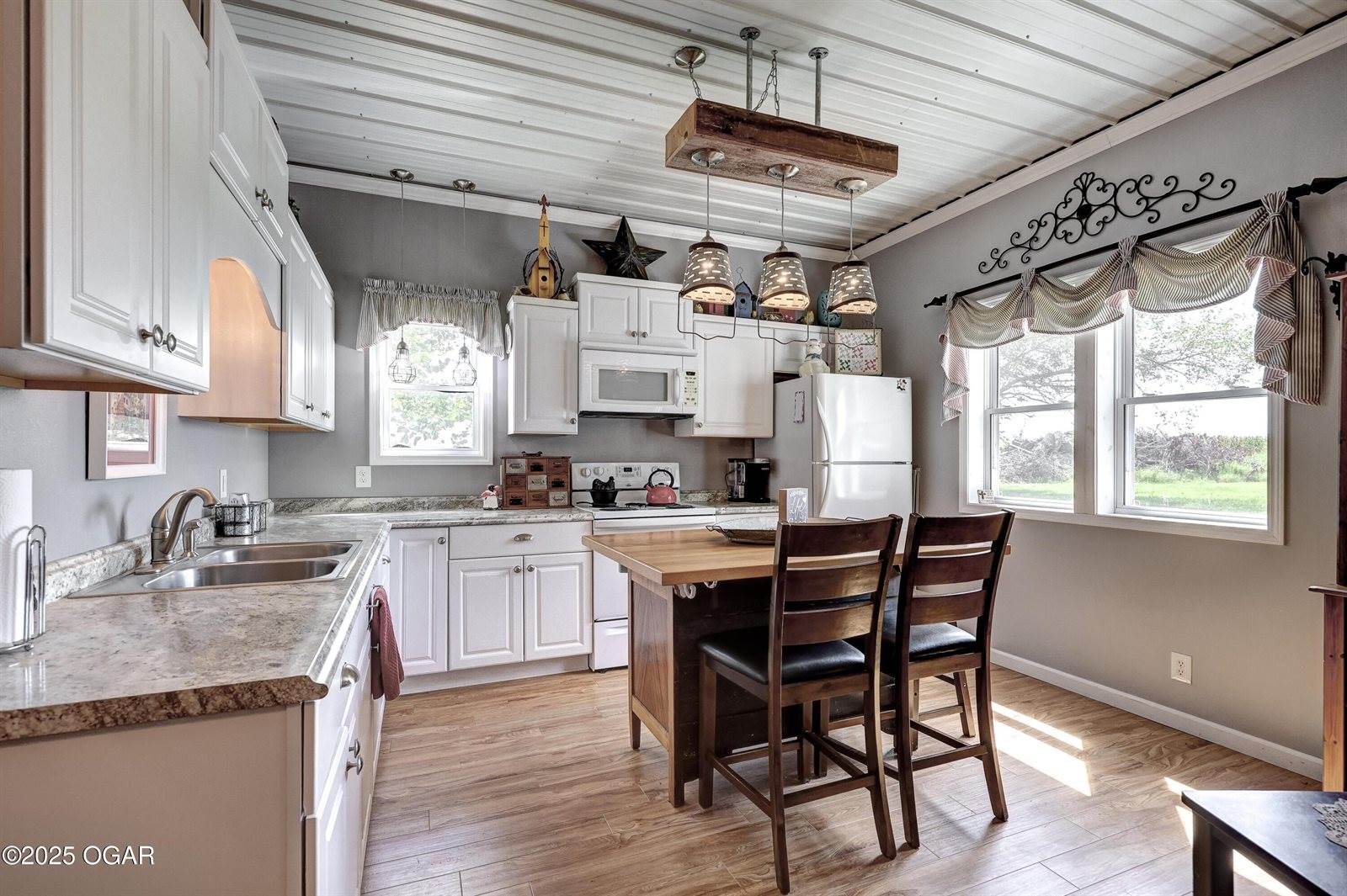 929 East US Highway 160, Lamar, MO 64759