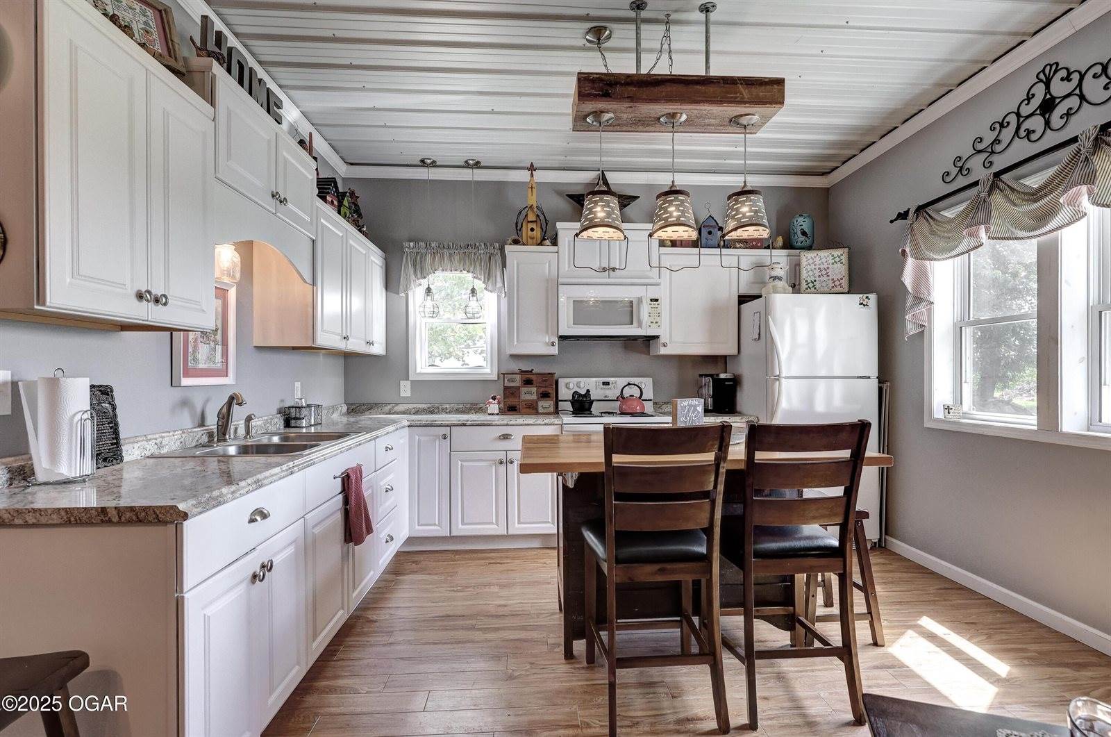 929 East US Highway 160, Lamar, MO 64759