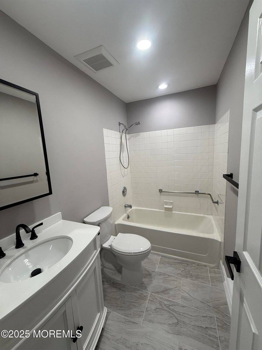 572B Nutley Drive, Monroe, NJ 08831