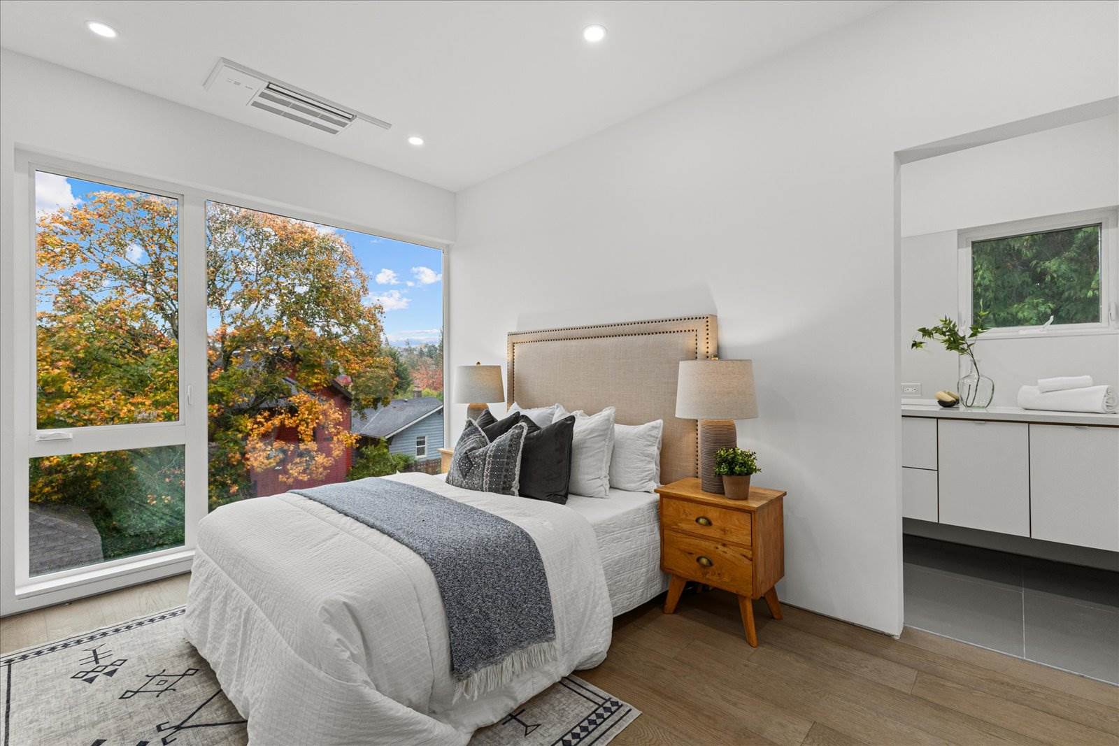 1114C 26th Ave, Seattle, WA 98122