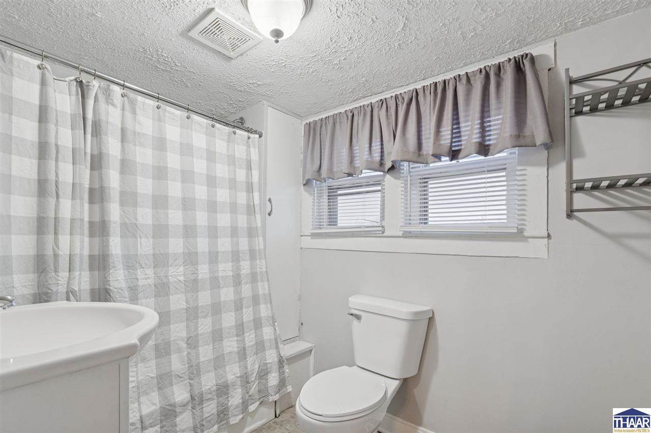 6823 West Gobin, Farmersburg, IN 47850