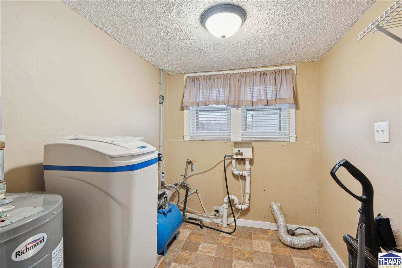 6823 West Gobin, Farmersburg, IN 47850