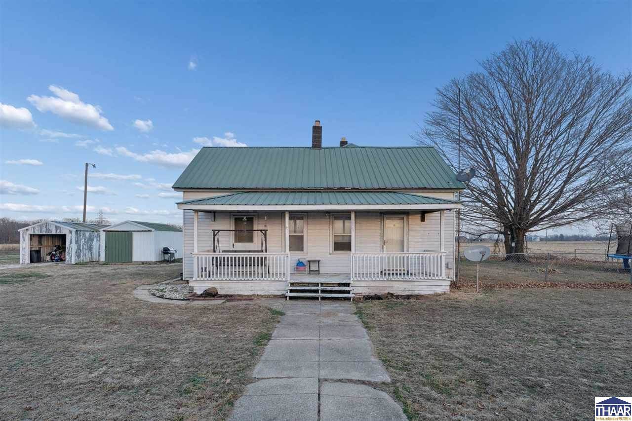 6823 West Gobin, Farmersburg, IN 47850