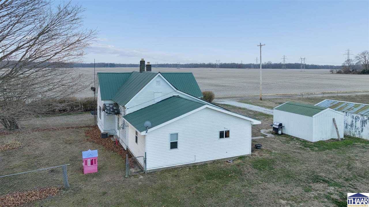 6823 West Gobin, Farmersburg, IN 47850