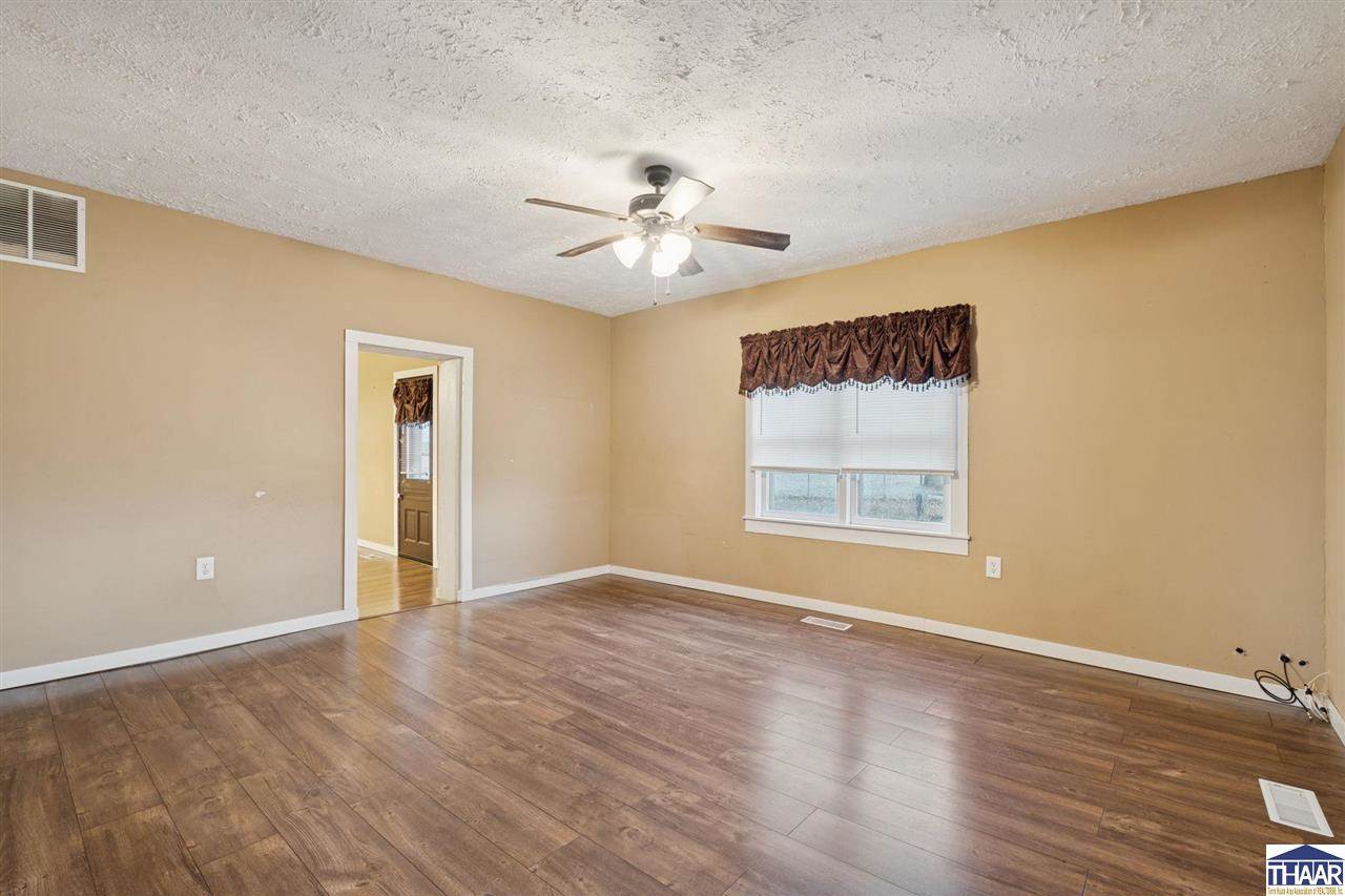 6823 West Gobin, Farmersburg, IN 47850