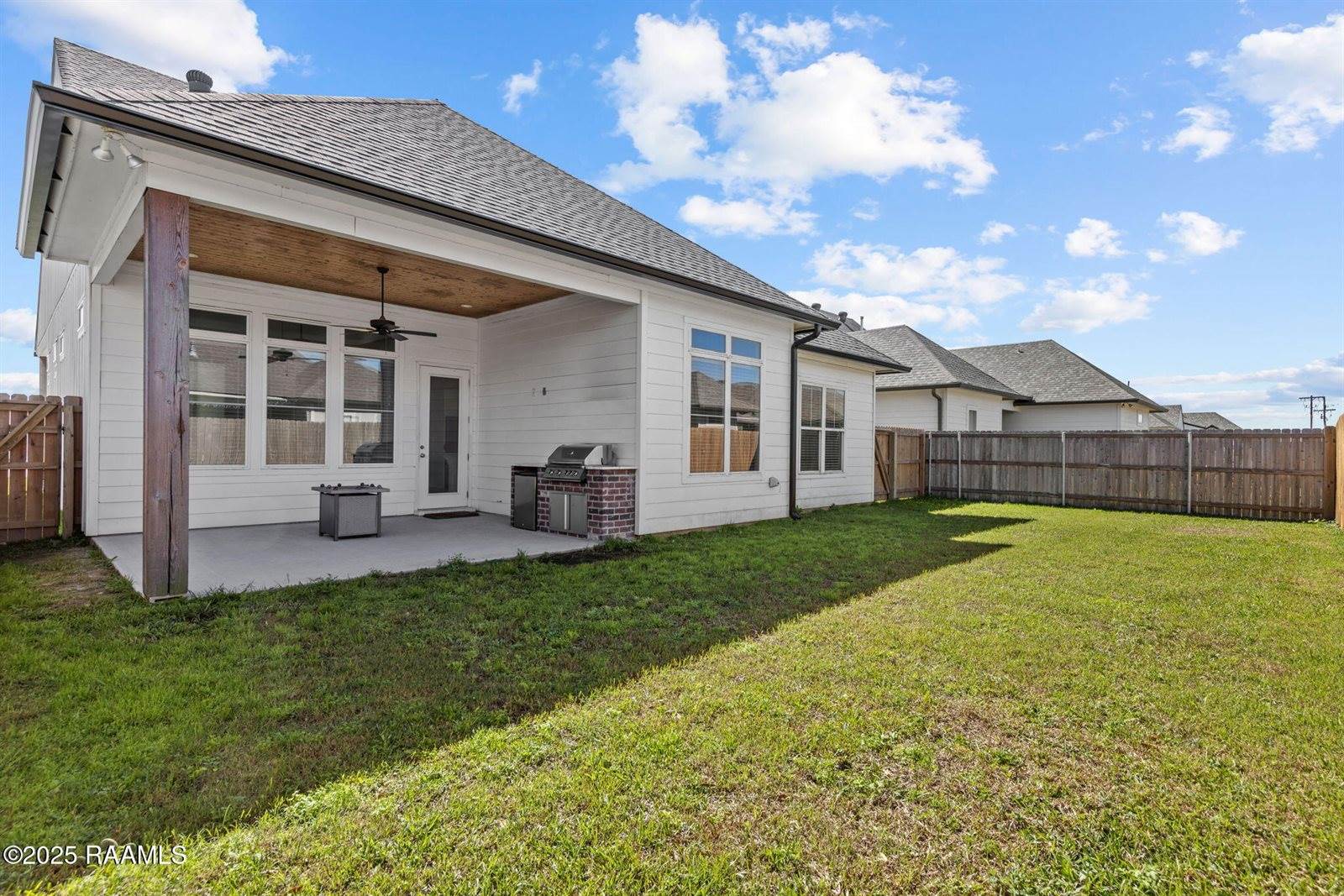 109 Easy Rock Landing Drive, Broussard, LA 70518