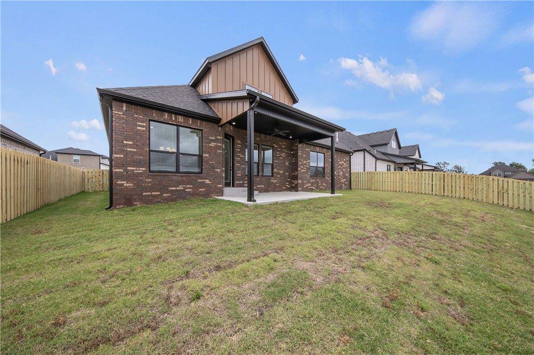 1831 Bluestem Drive, Centerton, AR 72719