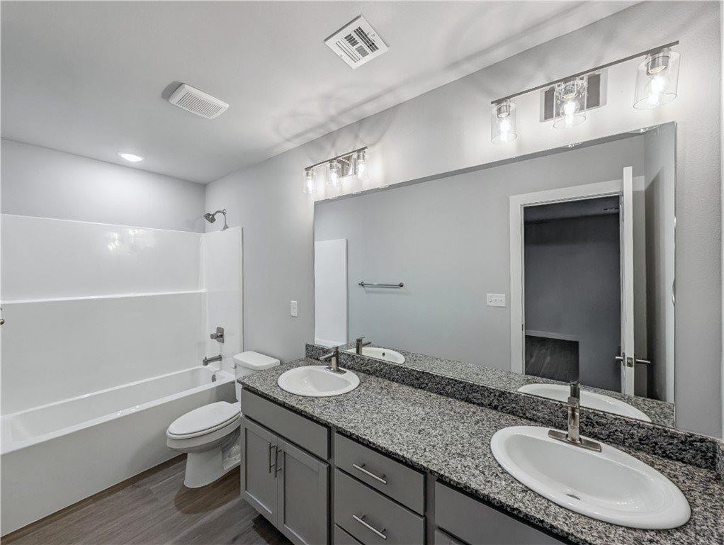 6613 & 6615 NW Altus Street, Bentonville, AR 72713