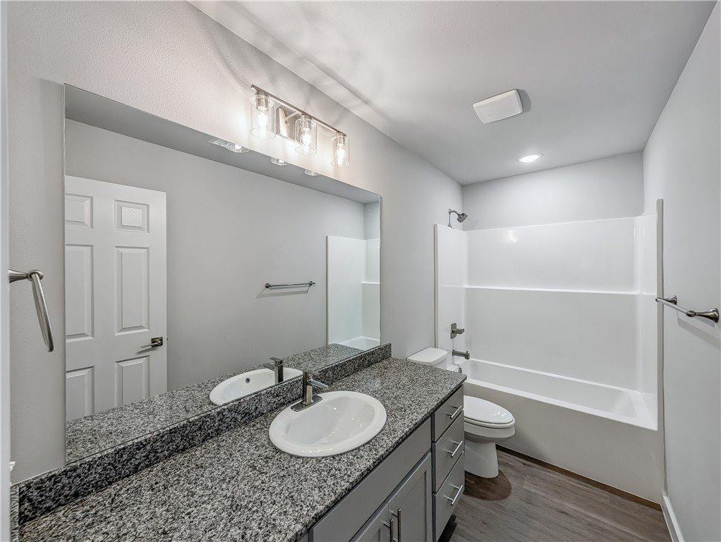 6613 & 6615 NW Altus Street, Bentonville, AR 72713