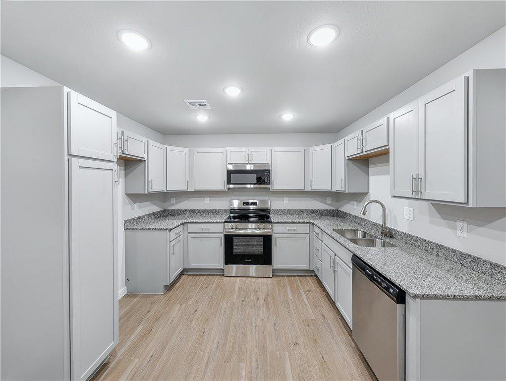 6613 & 6615 NW Altus Street, Bentonville, AR 72713