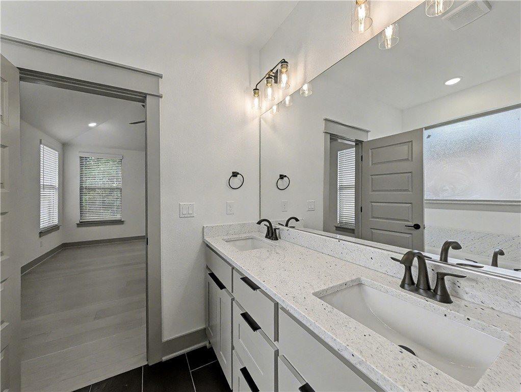 11 Latshaw Drive, Bella Vista, AR 72714