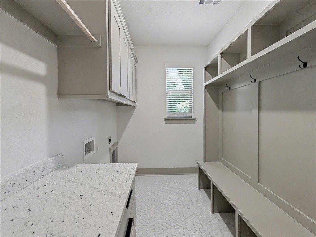 11 Latshaw Drive, Bella Vista, AR 72714