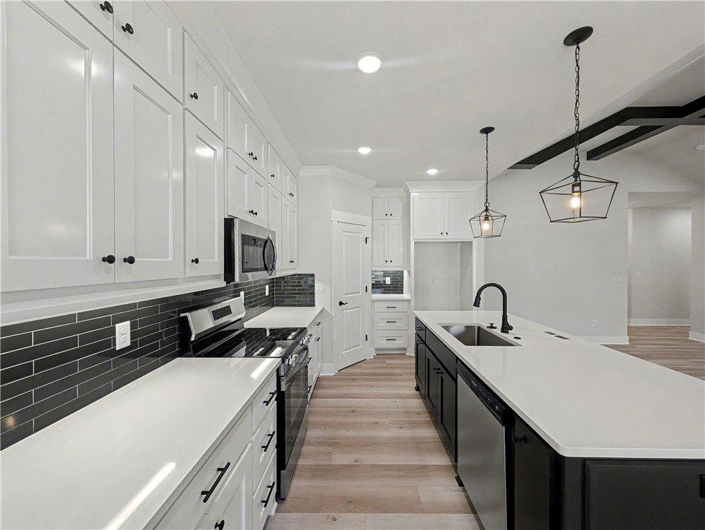 18 Hillswick Drive, Bella Vista, AR 72715