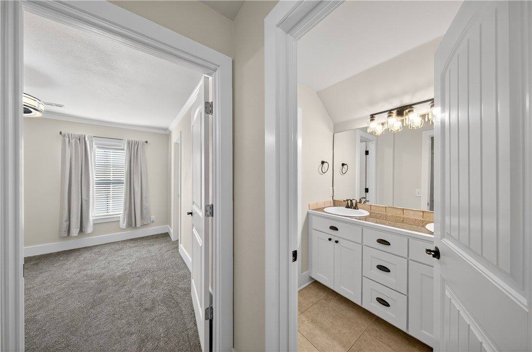 1221 Chancery Lane, Cave Springs, AR 72718