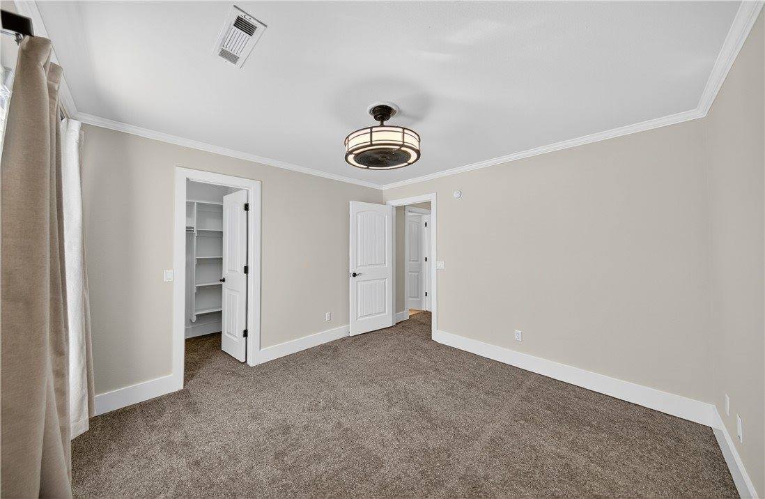 1221 Chancery Lane, Cave Springs, AR 72718